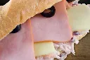 Sandwich-cu-Sunca-si-Cascaval.webp