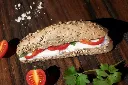 Sandwich-Vegetarian-cu-Branza-de-Capra-1.webp